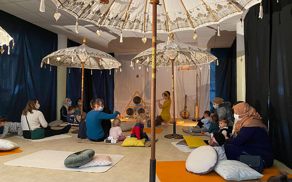 Illustration : Tournée en crèche de L’Écho du silence