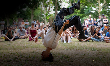 Illustration : DÉFINITION DE L’ŒUVRE D’ART COMME ACTE DE CONFIANCE AUX SPECTATEUR·RICE·S